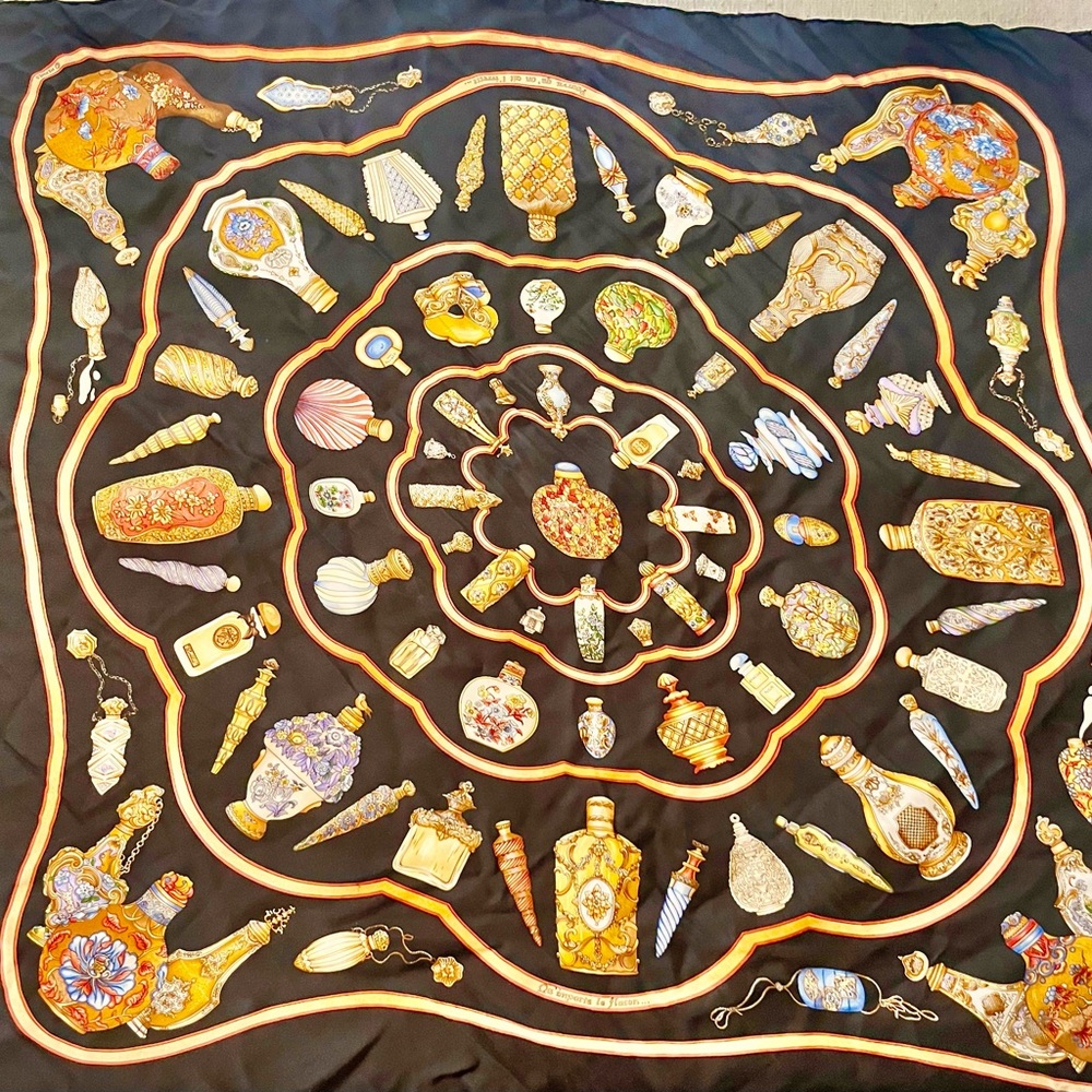 Authentic Rare Vintage Hermes Carre 90 Scarf Pourva Qu' Importe Le Flacon.